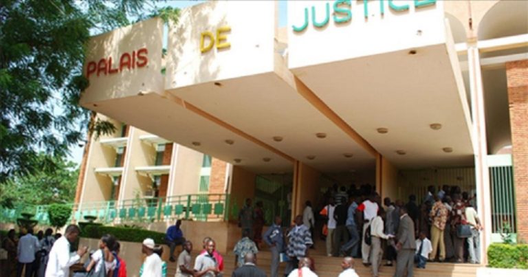 Extradition de François Compaoré: le ministère de la Justice burkinabè se défend