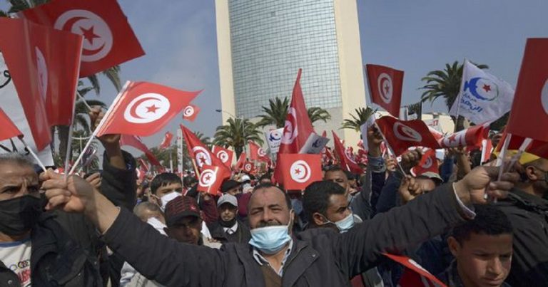 Crise politique en Tunisie: l’attente d'une évolution heureuse se fait pressante