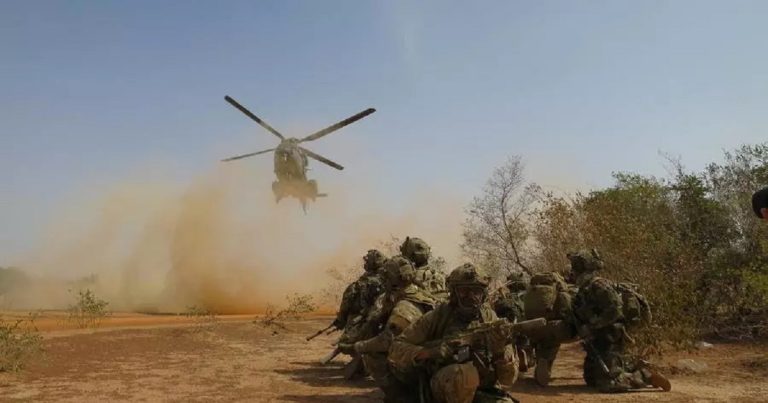 Lutte contre le terrorisme: l’armée burkinabé minée par la corruption et la politique