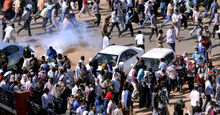Confiscation du pouvoir au Soudan : la mobilisation contre le putsch se durcit
