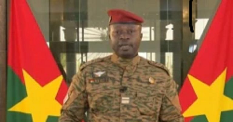 Transition au Burkina Faso : Vers une nouvelle confiscation éternelle du pouvoir par les militaires ?