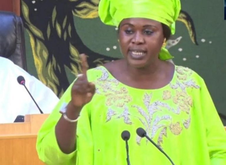Violences au Parlement : la députée Amy Ndiaye réclame 500 millions de francs CFA