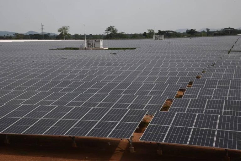 Électricité en Centrafrique : la centrale solaire de Sakaï enfin opérationnelle