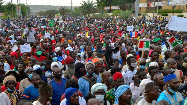 Démocratie au Mali : La junte redonne voix aux partis politiques