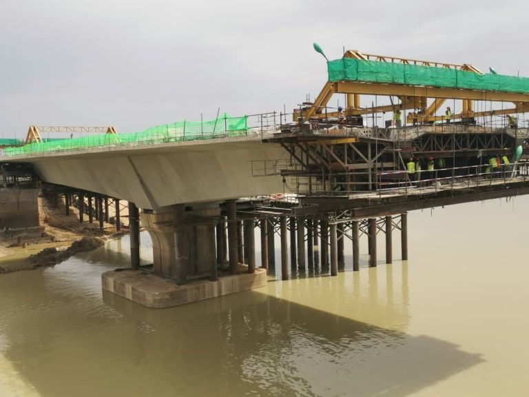 Retard Record : Le troisième pont de N’djamena avance à pas de tortue