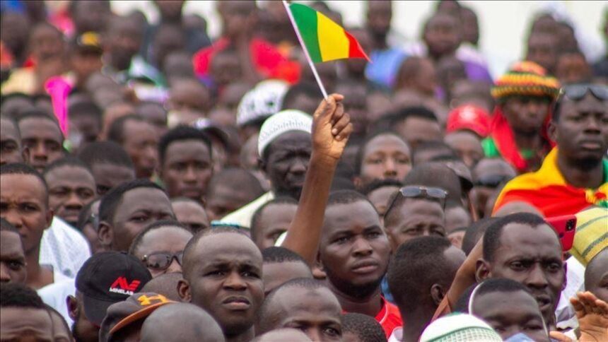 Dissolution des partis politiques au Mali : le pouvoir en quête d’hégémonie totale ?