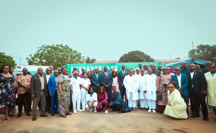 Santé publique : le Togo déploie le code vestimentaire national dans les hôpitaux