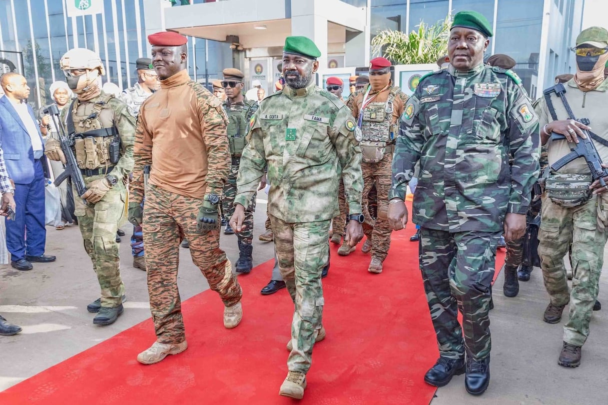 Offensive contre le Mali : Entre l’omniprésence de l’AES et l’énigmatique silence d’Assimi Goïta