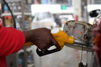 Hausse des prix à la pompe : la colère gronde au Kenya