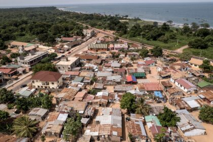L'archipel des oubliés : à Ghana Town, le long combat des pêcheurs contre l'apatridie