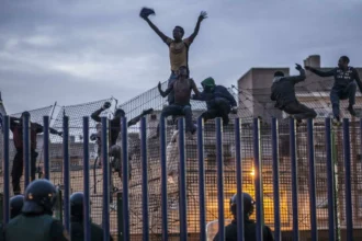 Ceuta : pourquoi l'afflux massif de migrants se poursuit malgré les drames en mer ?