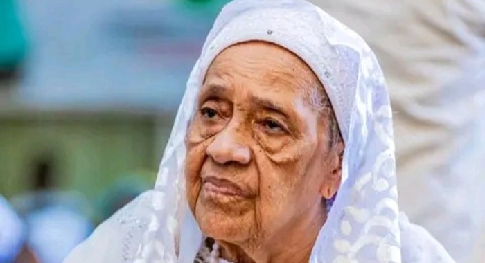 Hadja Andrée Touré s'en va : la disparition d'une gardienne de la mémoire de la Guinée indépendante