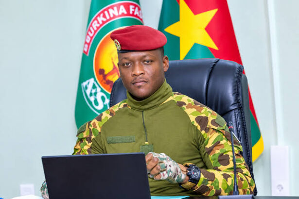 Burkina Faso : pourquoi Ibrahim Traoré impose aux ONG de consacrer 80 % de leurs ressources au terrain