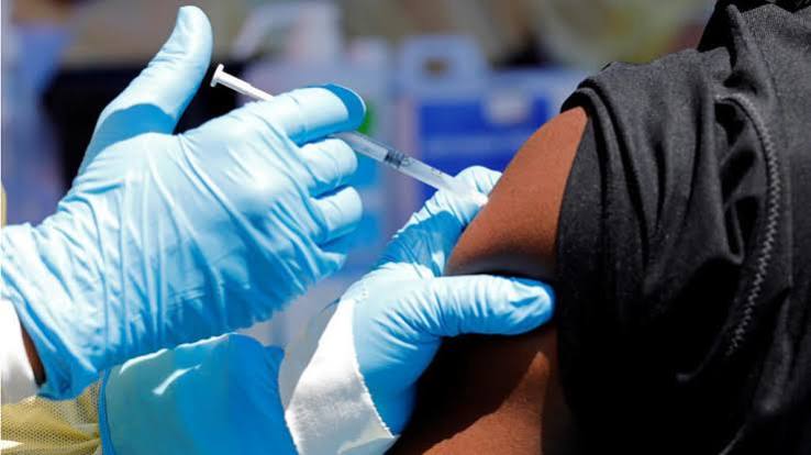 Vaccination contre Ebola en RDC : un espoir face à une épidémie qui approche les 3 000 morts